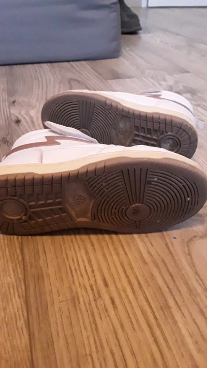 Chaussures blanches et marron taille 26 fermeture éclair scratch chaussures montantes - photo numéro 4