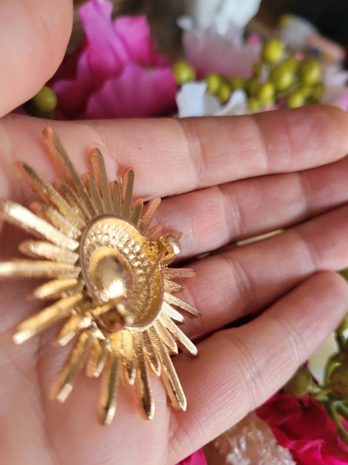Broche soleil multifacettes perle. - photo numéro 7