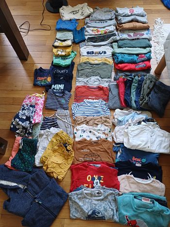 Gros lot de 68 vêtements  3 ans