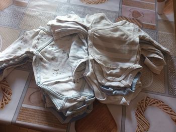 Lot de 13 bodies manche longue manche courtes