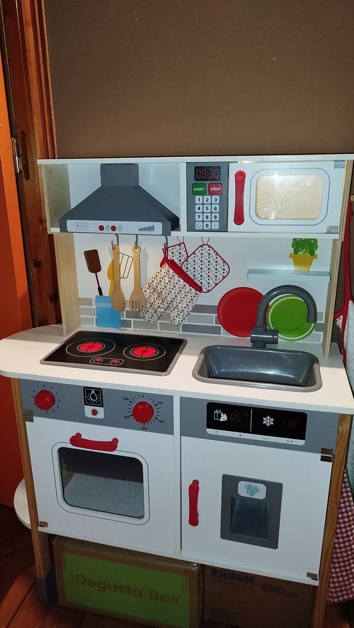 Cuisine en bois pour enfants - photo numéro 2