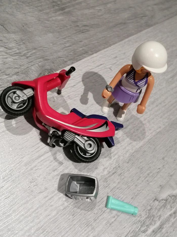 Playmobil scooter et personnage 👧🏻 - photo numéro 5