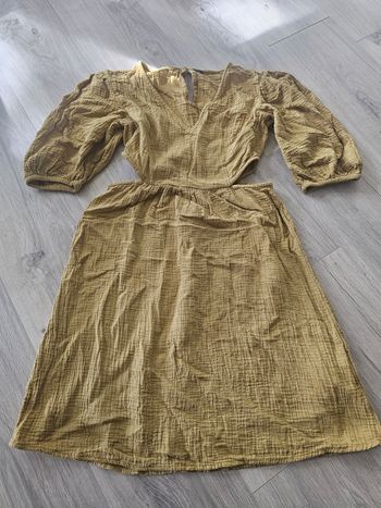 Robe moutarde