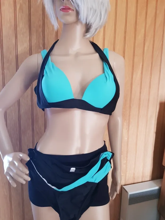 Bikini noir et turquoise