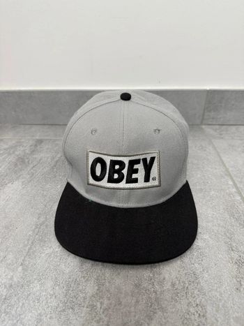 Casquette Obey grise et verte super état