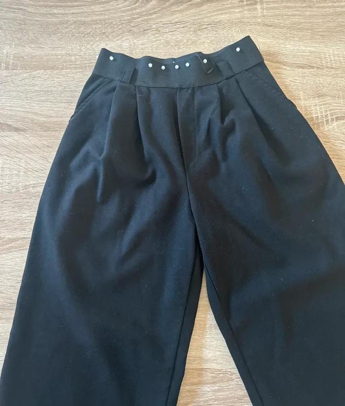 Pantalon noir à perles Zara - photo numéro 2