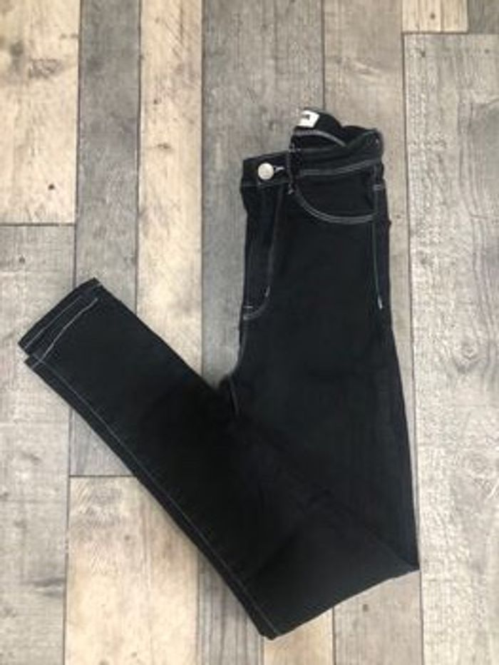 Neuf jeans élastiques - photo numéro 2