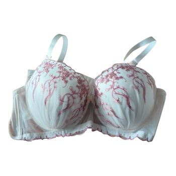 Soutien-gorge push up blanc brodé taille 90E