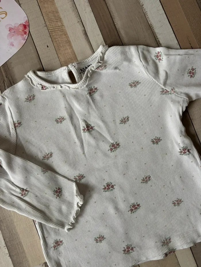 Vends joli t-shirt manches longues côtelé Kiabi, taille 36 mois pour fille, en très bon état. - photo numéro 3