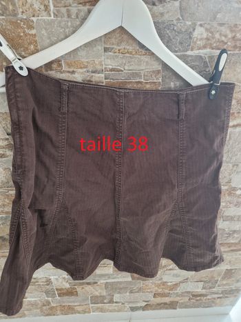 1 jupe marron taille 38 marque ETAM