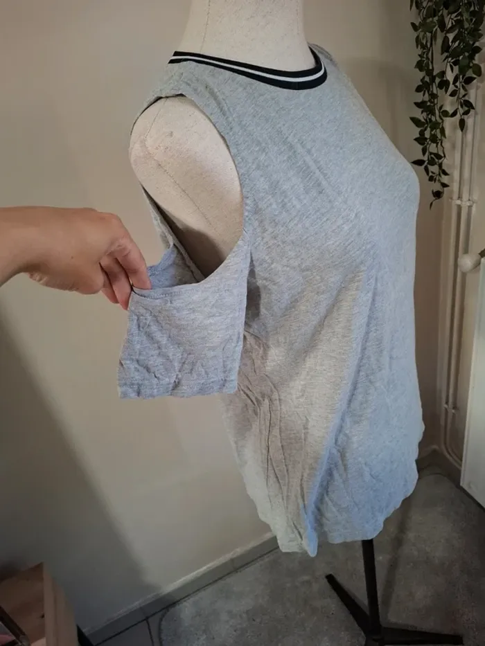 Tshirt epaule nu taille 36 - photo numéro 3