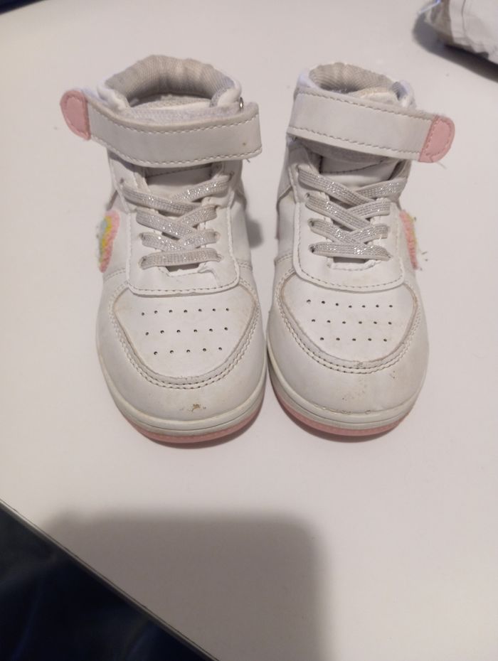 Tennis montante en 23 blanche