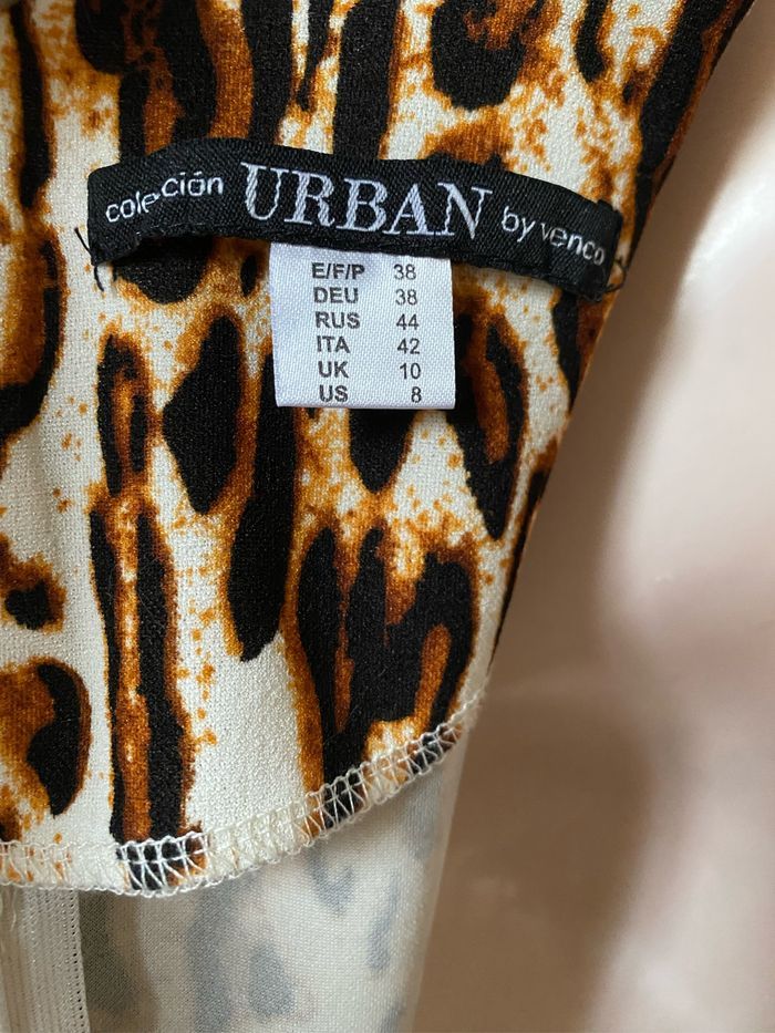 Très jolie robe panthère 38 Urban by Venco - photo numéro 7