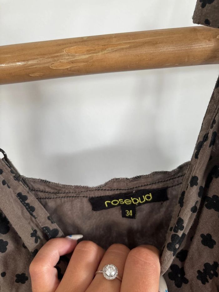 Robe à fleurs à bretelles taille 34 - photo numéro 4
