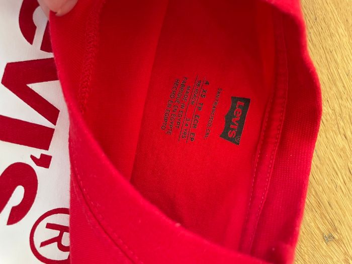 TEE shirt comme neuf 4 ans levis - photo numéro 3