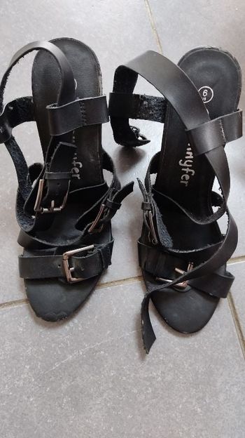 Chaussures à talon taille 37 noires