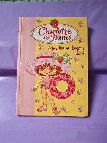 Charlotte aux Fraises mystère au lagon doré