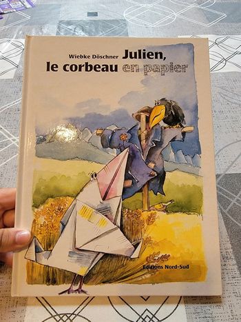 Julien, le corbeau en papier