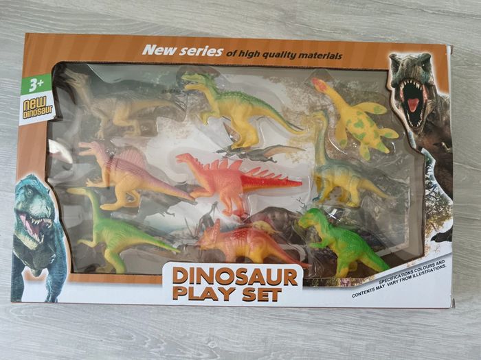 Set de dinosaures en plastique