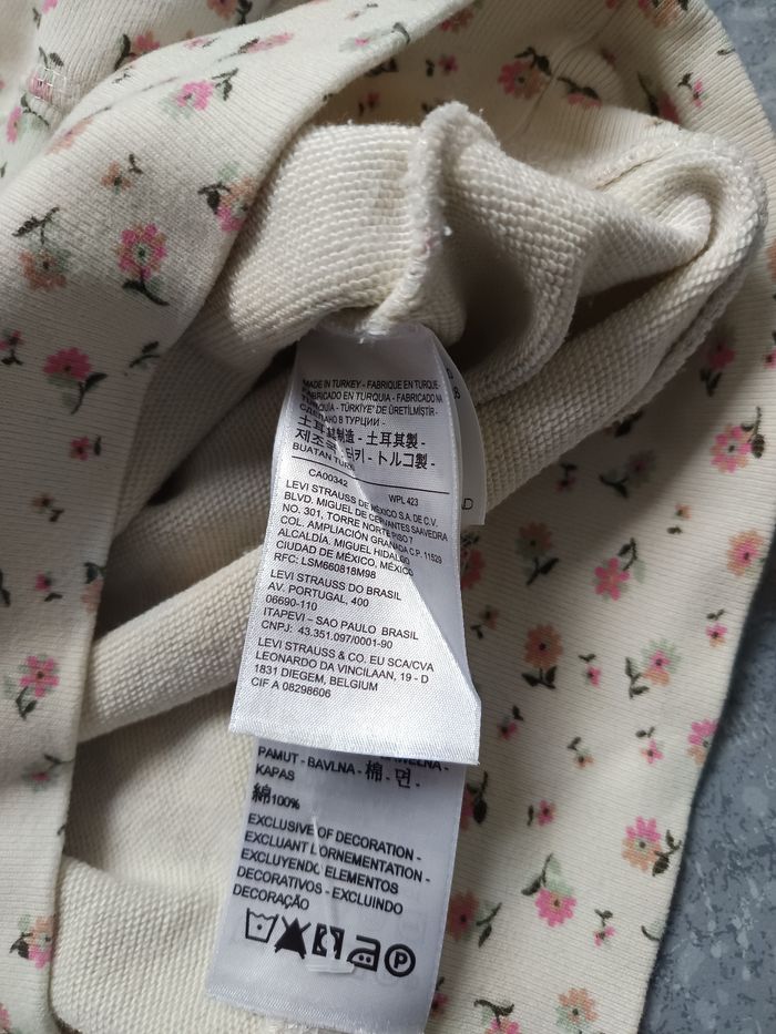 Adorable petit pull Levi's romantic taille XS couleur vanille - photo numéro 5
