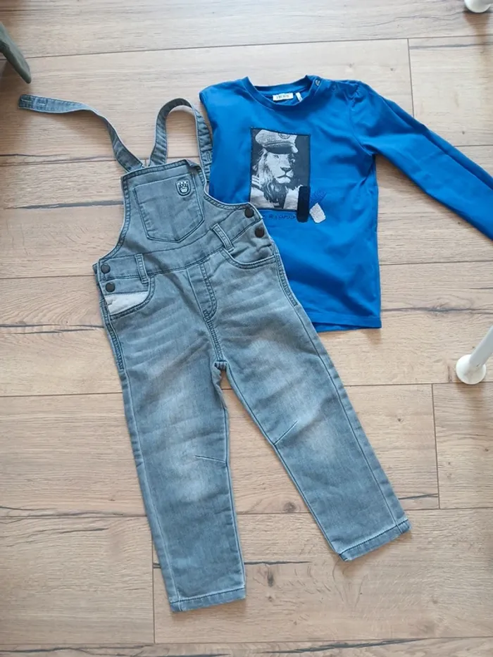 Salopette et t shirt longues manches