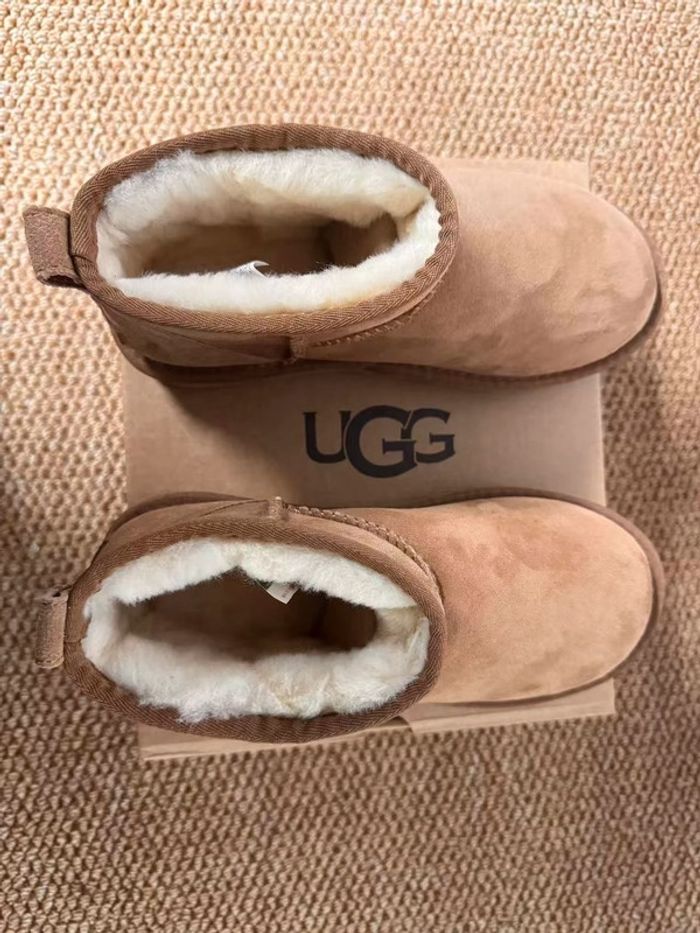 Ugg Classic Ultra Mini Boot taille 37 - photo numéro 4