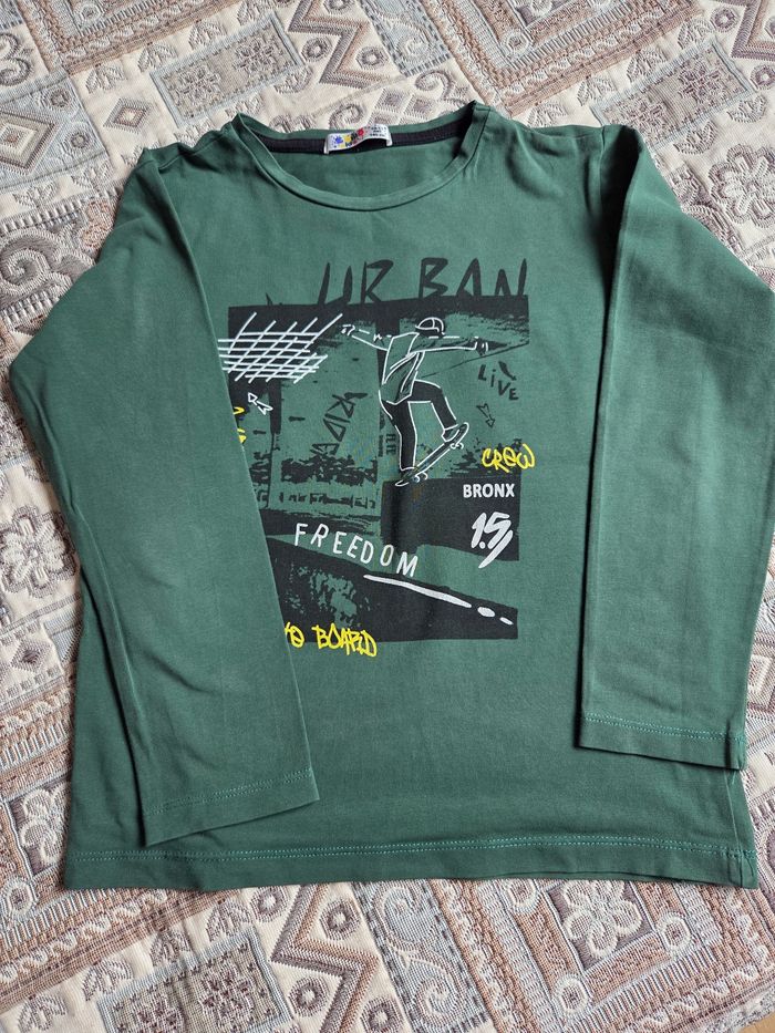Lot t-shirts manches longues garçon 10 ans - photo numéro 2