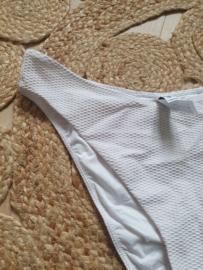 Bas de maillot de bain tanga neuf sans étiquette - Etam - Taille XXL : 44 - photo numéro 3