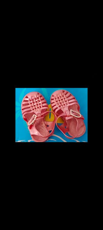 Sandales de plage, chaussures aquatiques, méduses en 21 