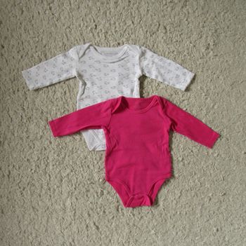 Lot de 2 bodies 12 mois