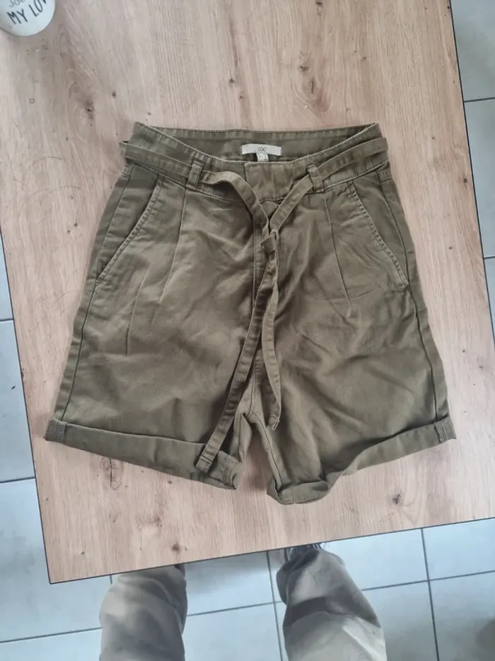 Short femme été kaki taille 34 marque edc bye esprit neuf sans étiquette
