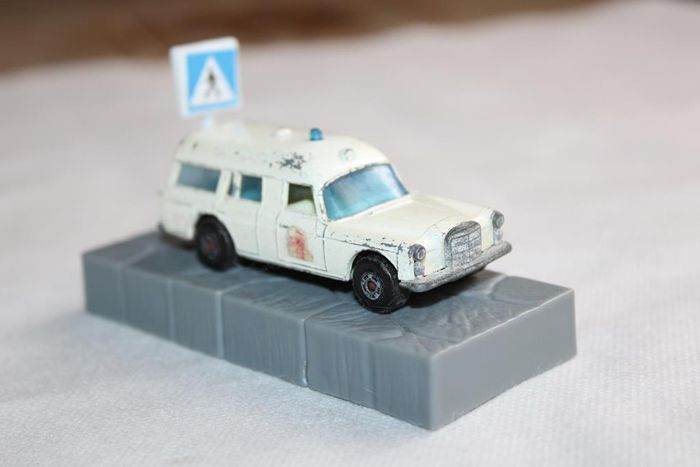 Lesney Mercédes  Benz ambulance - photo numéro 7