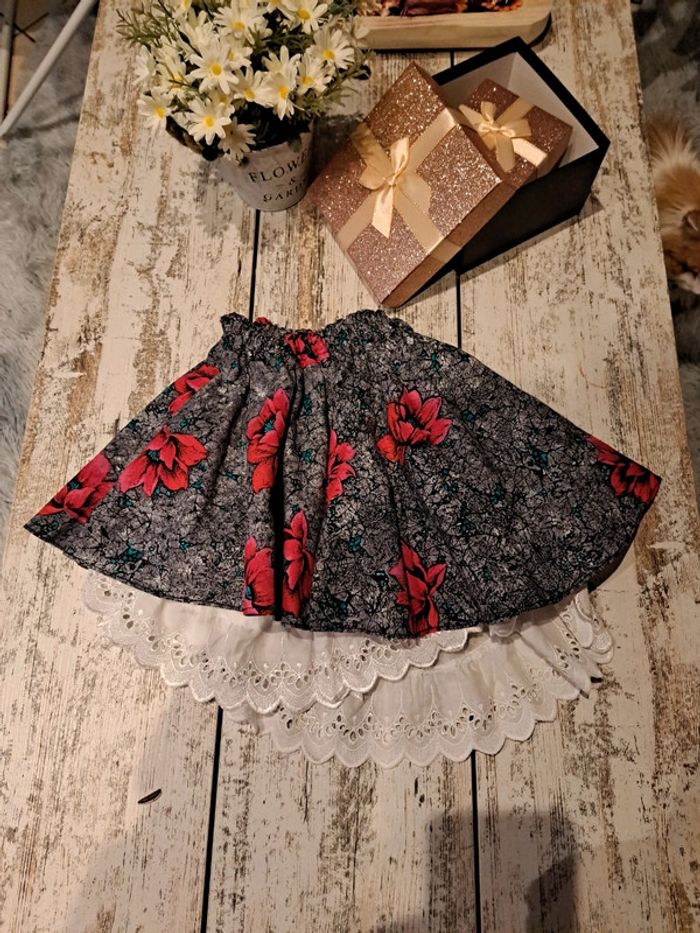 Jupe patineuse broderie et dentelle