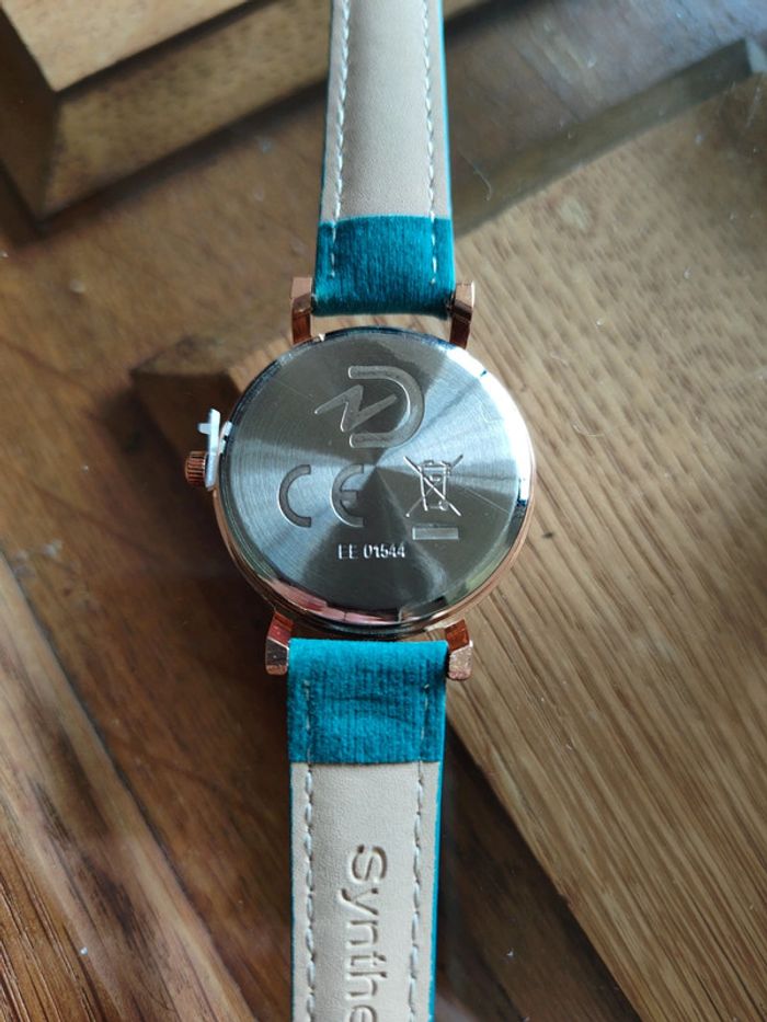 Montre Rodier Cadran Rose Gold et bracelet bleu vert - photo numéro 3
