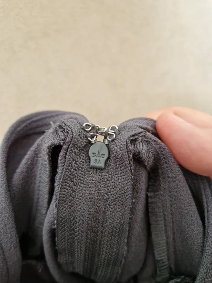 Robe grise h&m ouverte dans le dos taille 36 - photo numéro 3