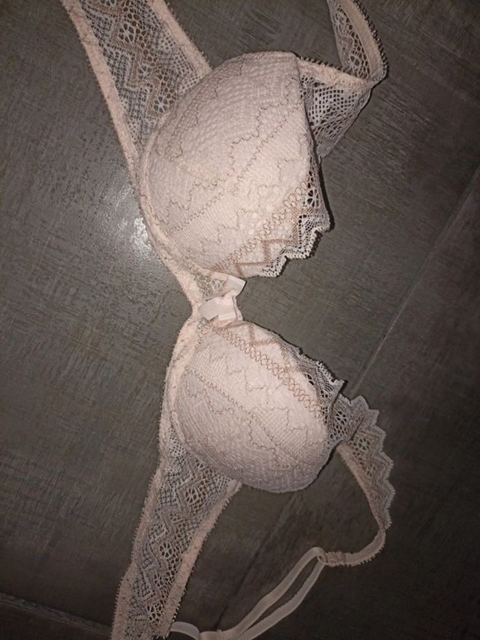 Soutien gorge - photo numéro 2