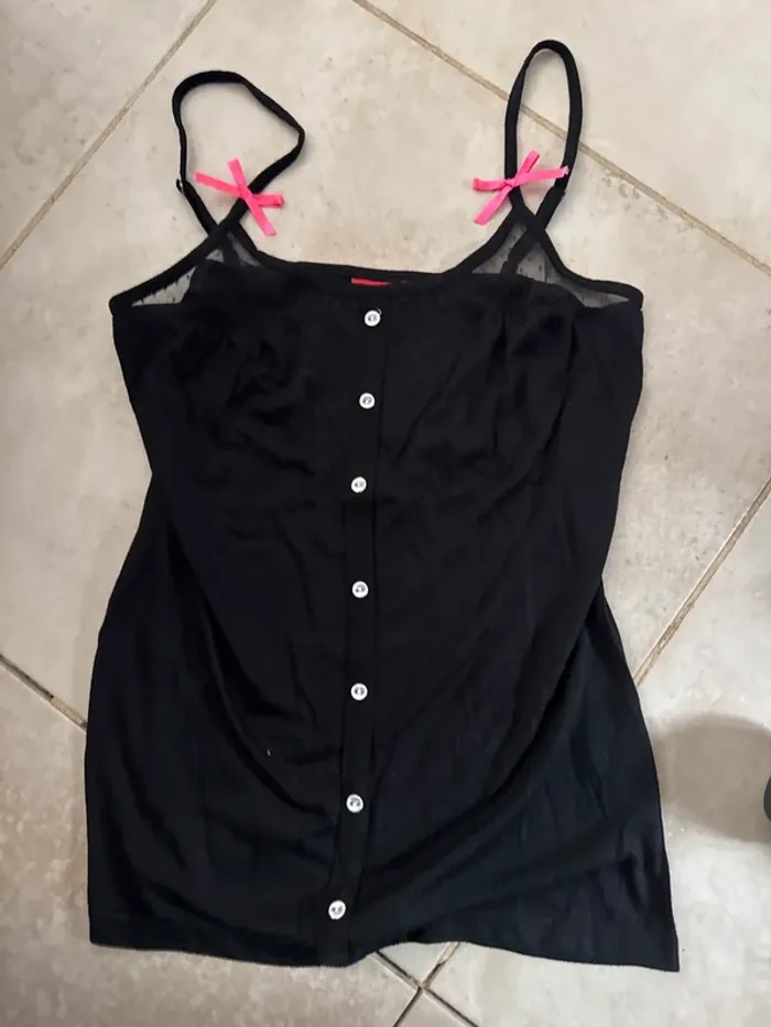 T-shirt tissaia taille 36 noir à boutons avec noeuds roses - photo numéro 2