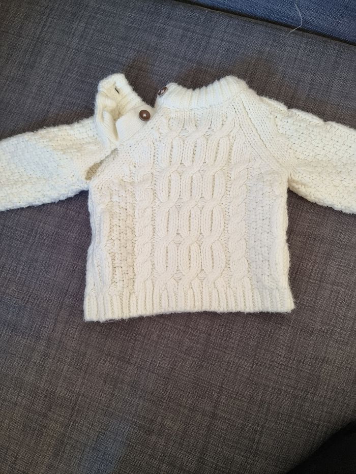 Lot pulls et gilets 3 mois - photo numéro 5