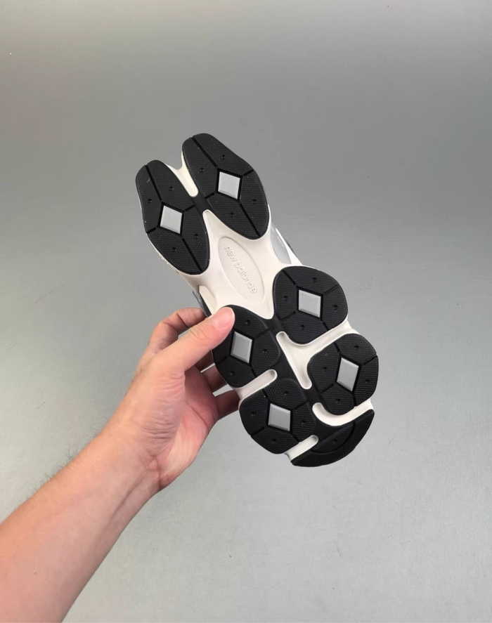 New Balance 9060 Noir et Gris 39.5 - photo numéro 8