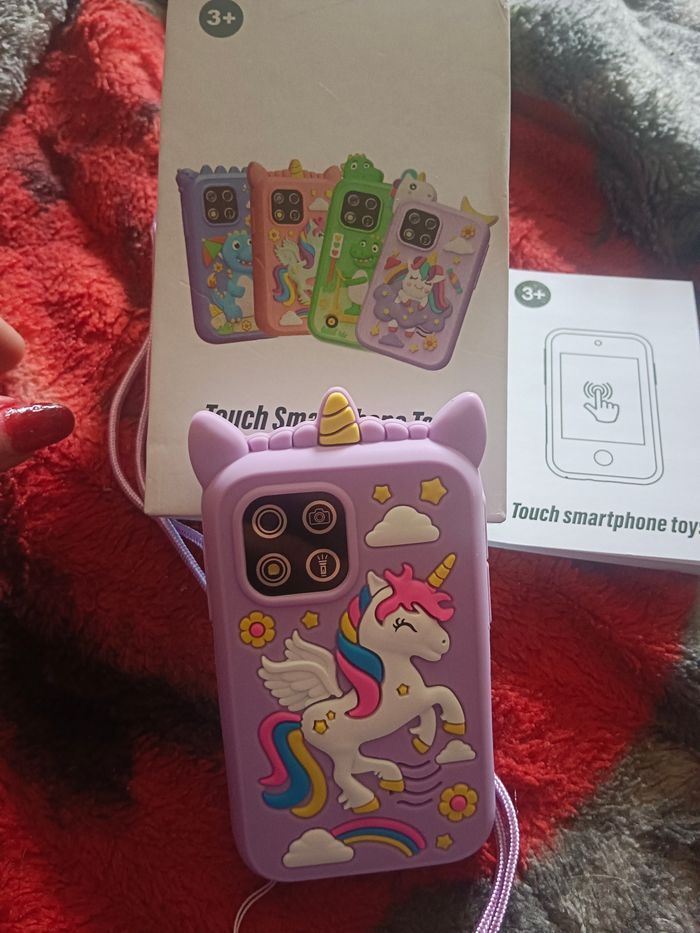 Smartphone enfant - photo numéro 3