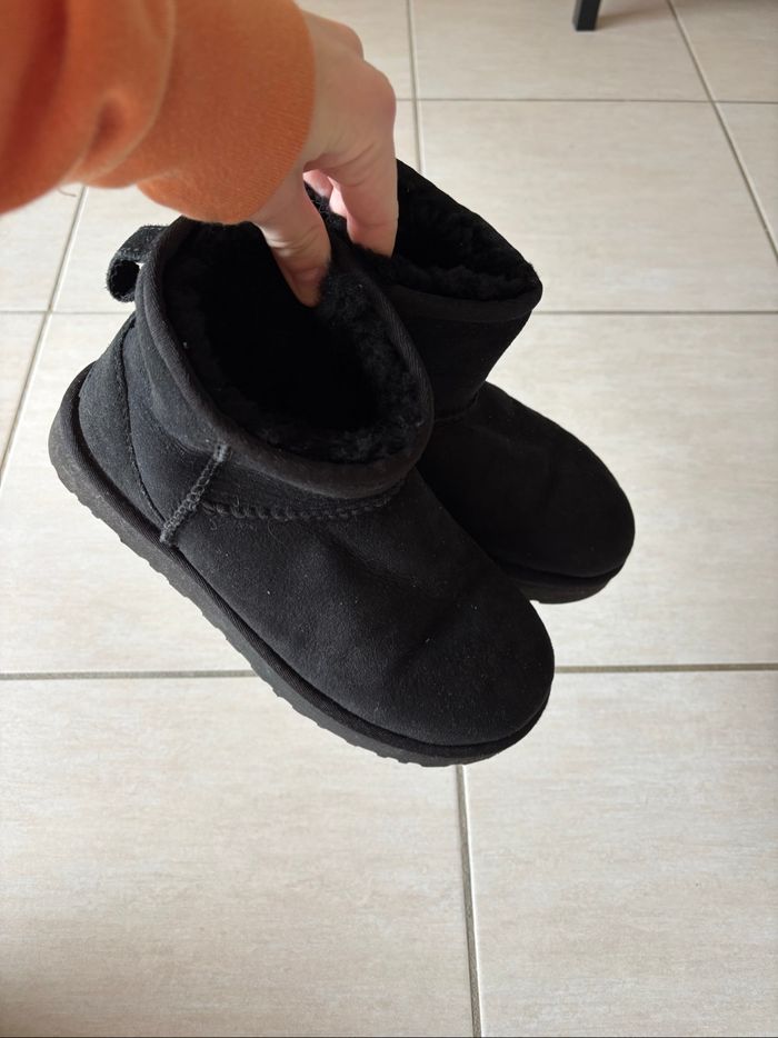 Ugg mini noire