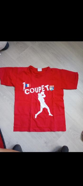 Tee shirt
