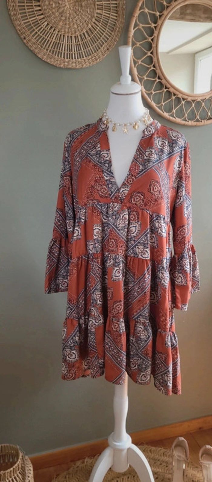 Magnifique robe Only Taille M Parfait état - photo numéro 2