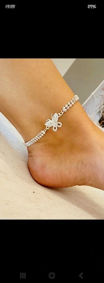 Bracelet de cheville strass papillon – Bijou brillant et féminin