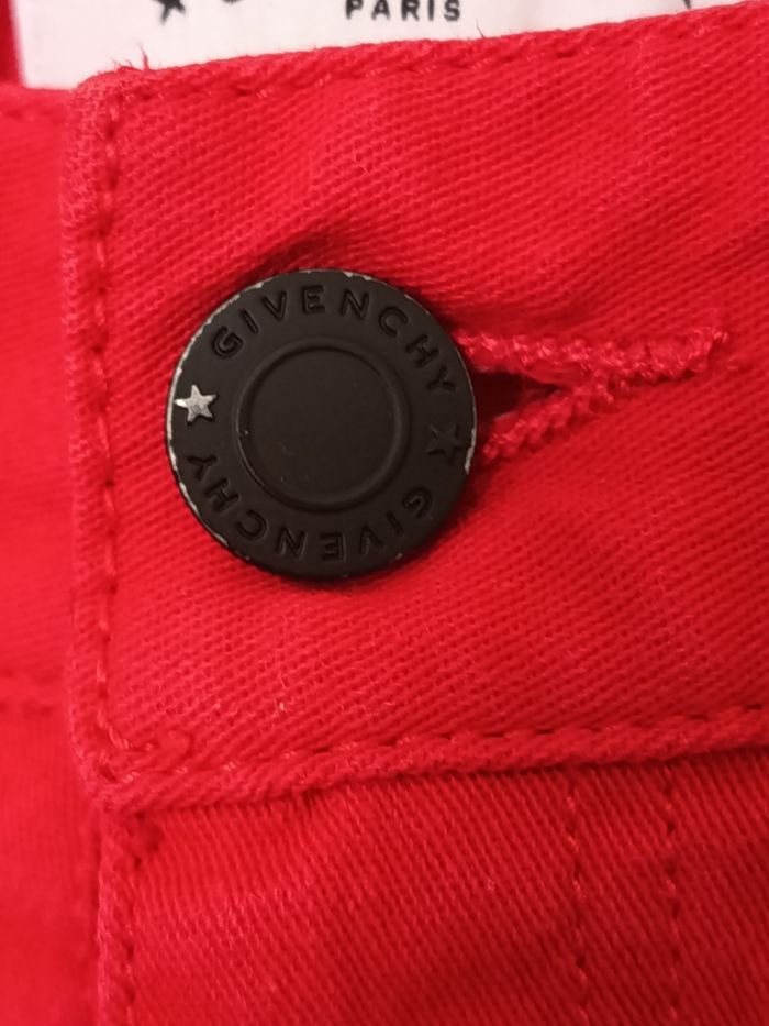 Short Givenchy - photo numéro 3