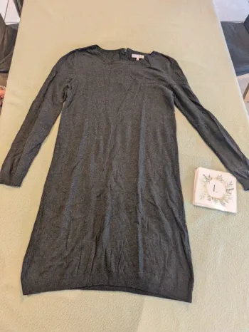 Robe grise foncée L