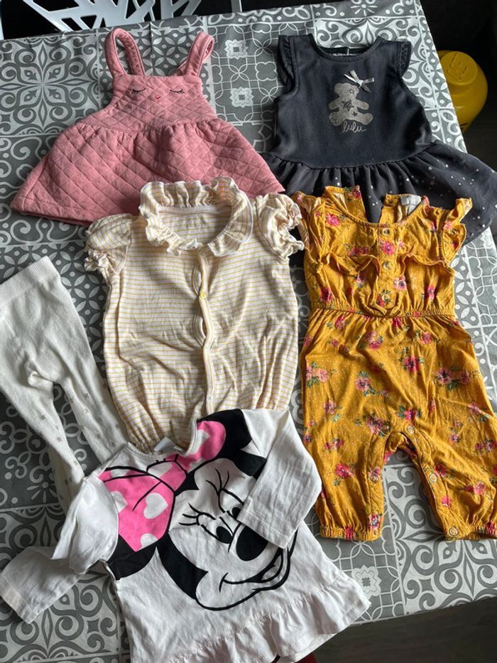 Lot vêtement filles 6 mois