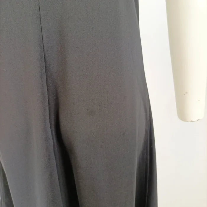Robe noire fluide à fines bretelles - Décolleté cœur & dentelle fleurs taille M estimée A666 - photo numéro 9