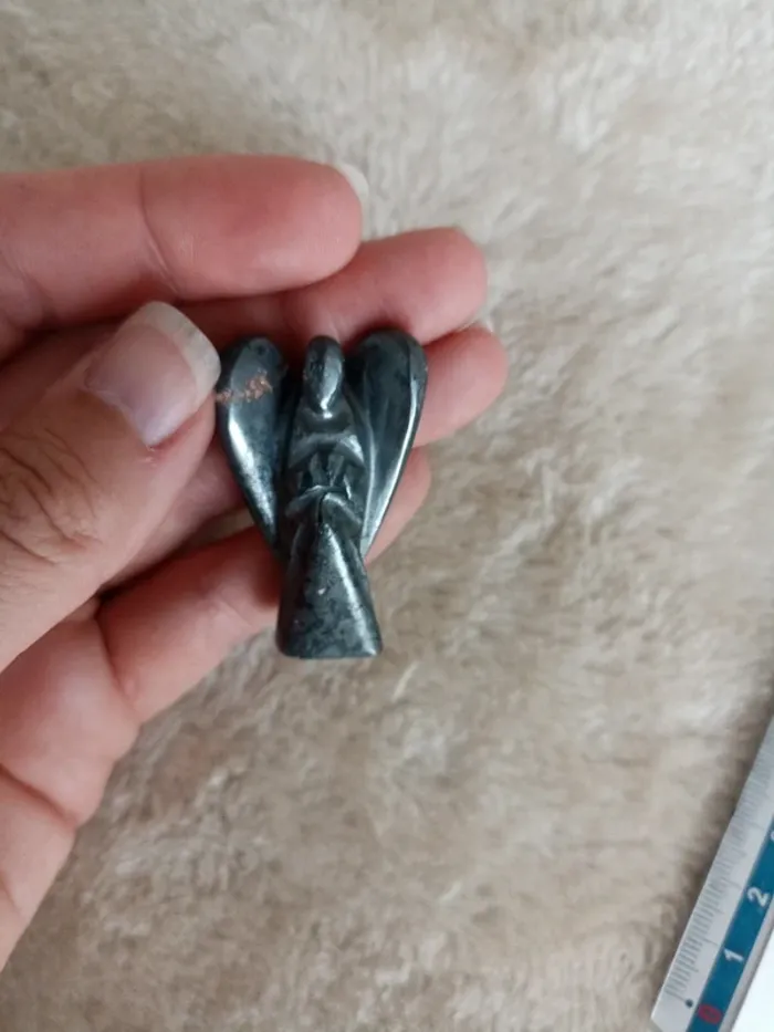 Ange en pierre naturelle hématite artisanal - photo numéro 5
