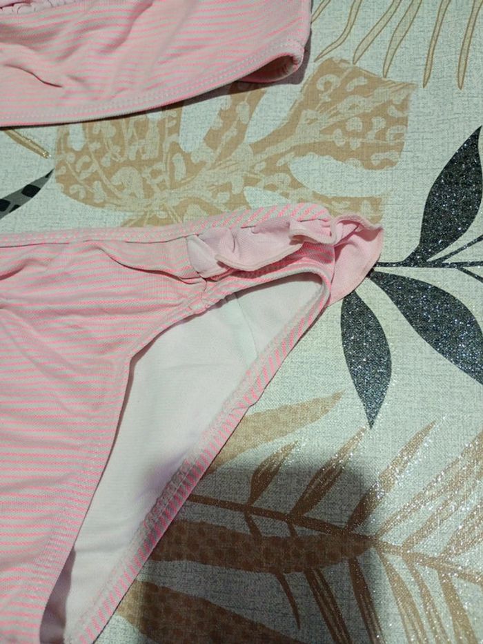 Maillot de bain deux pièces fille rayé et froufrou Okaïdi 8 ans - photo numéro 2